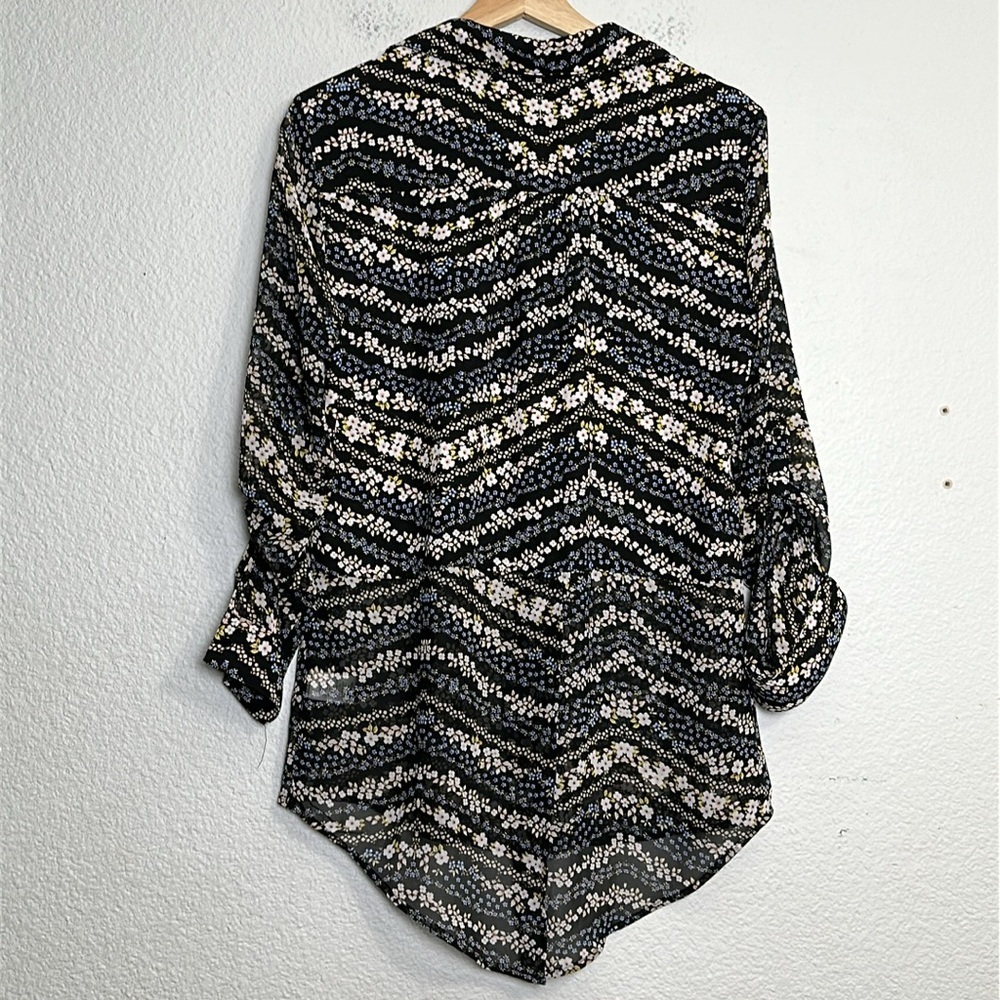 Candies Women’s Size Large Black Floral Button Down Top - Picture 5 of 10